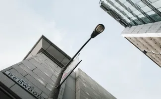 球队动态：解析赛场外的战术博弈 - jiuyou